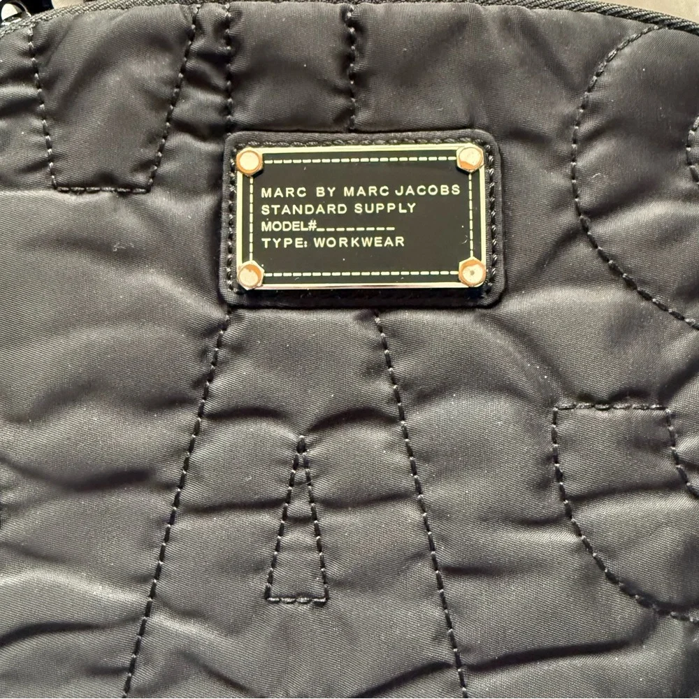 MAKE AN OFFER! Marc Jacobs black padded iPad tablet case with zipper closure
